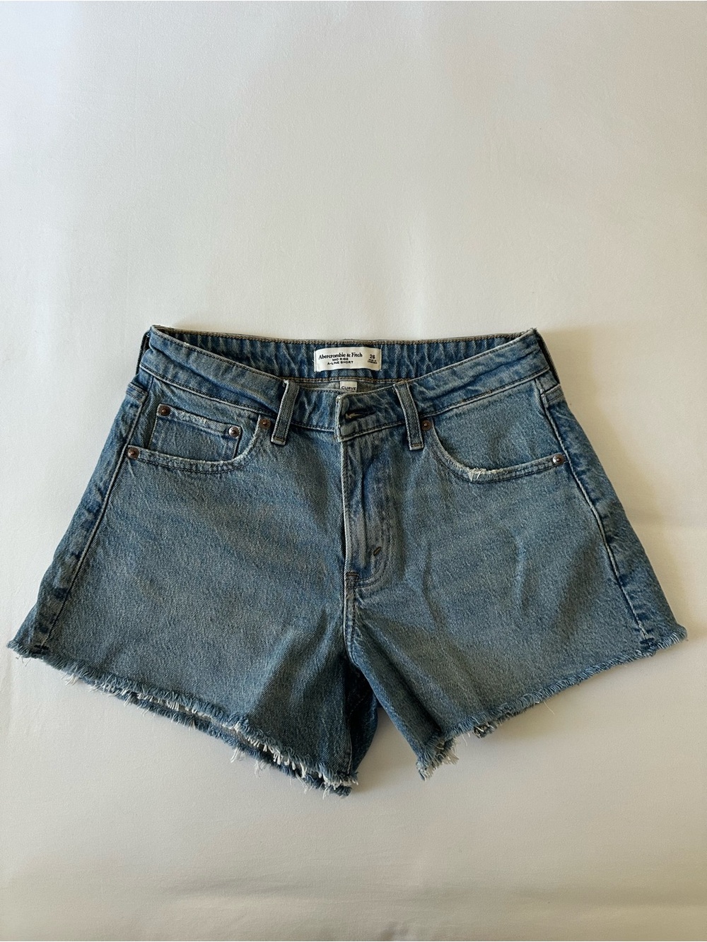 Abercrombie Curve Love Mid Rise A-Line Short - Picture 3 of 4